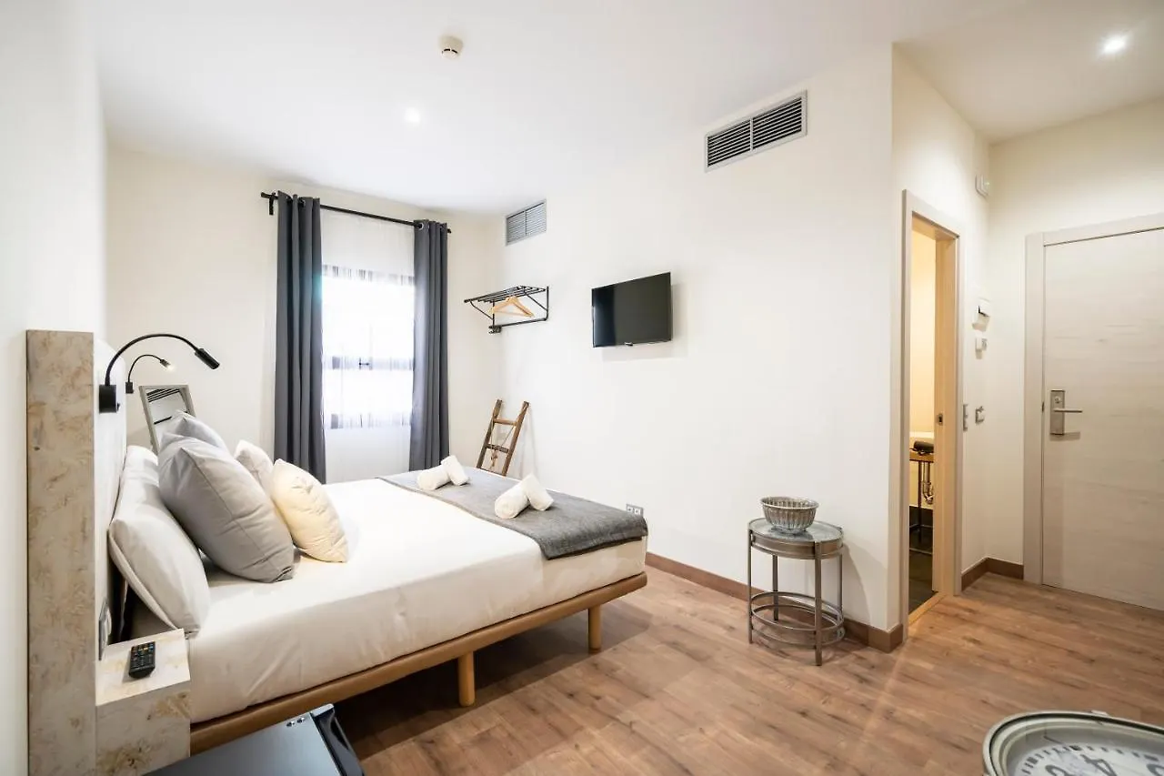 Dobo Azacanes Hostal Toledo