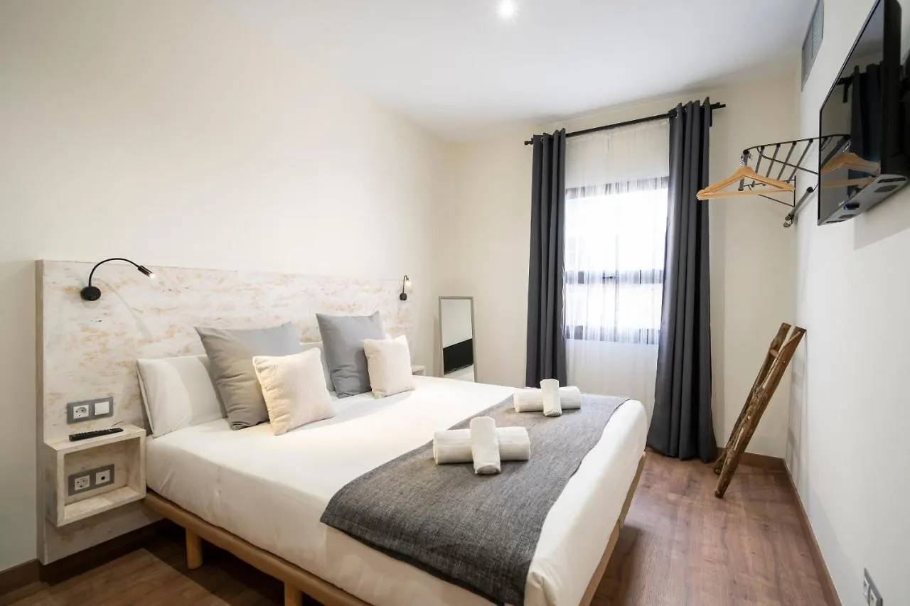 Dobo Azacanes Hostal Toledo
