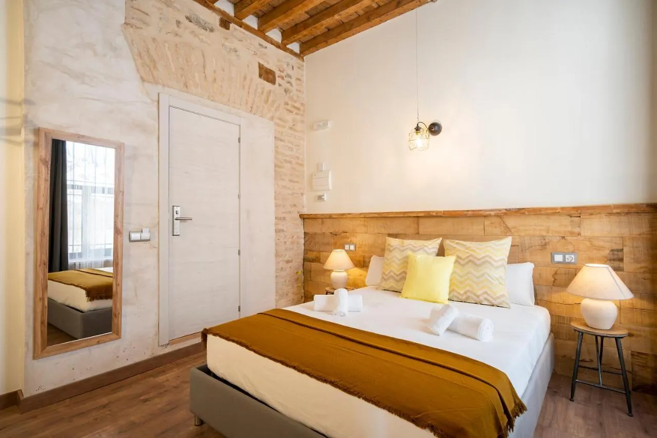 Dobo Azacanes Hostal Toledo Spain
